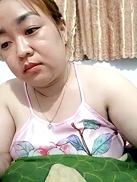 Snapshot of VyOanh2K chatting on November 21, 2025, 3:44 pm VyOanh2K online show from November 21, 2025, 3:44 pm