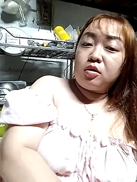 Snapshot of VyOanh2K chatting on October 28, 2025, 2:05 pm VyOanh2K online show from October 28, 2025, 2:05 pm