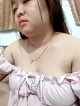 Snapshot of VyOanh2K chatting on November 29, 2025, 3:56 pm VyOanh2K online show from November 29, 2025, 3:56 pm