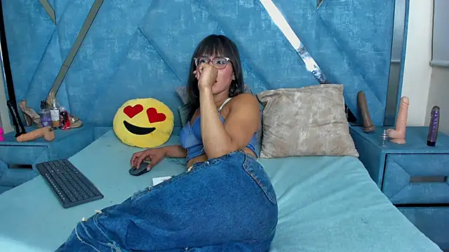 Aura love69 online show from March 28, 2026, 2:34 am