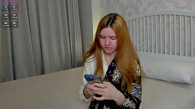 Eva  Lewis online show from April 12, 2026, 3:32 am