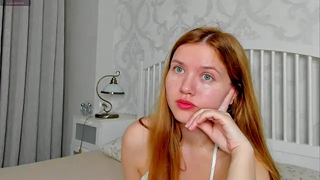 Snapshot of Eva__Lewis chatting on June 24, 2026, 4:33 am Eva Lewis online show from June 24, 2026, 4:33 am