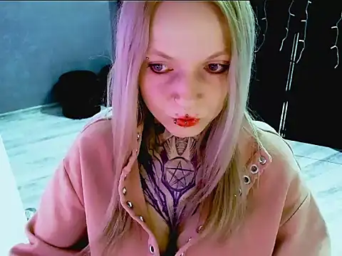 Snapshot of InesGold chatting on October 2, 2025, 8:18 am InesGold online show from October 2, 2025, 8:18 am