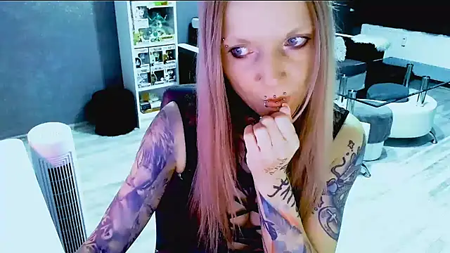 Snapshot of InesGold chatting on September 11, 2025, 8:20 pm InesGold online show from September 11, 2025, 8:20 pm