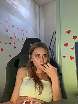 Snapshot of GraceTorrez chatting on March 6, 2025, 10:52 am GraceTorrez online show from March 6, 2025, 10:52 am