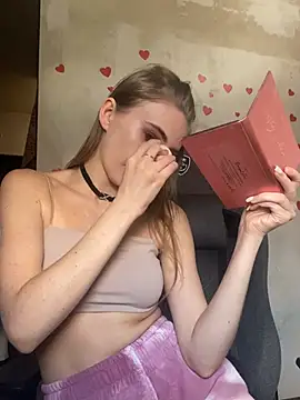 Snapshot of GraceTorrez chatting on March 20, 2025, 11:49 am GraceTorrez online show from March 20, 2025, 11:49 am