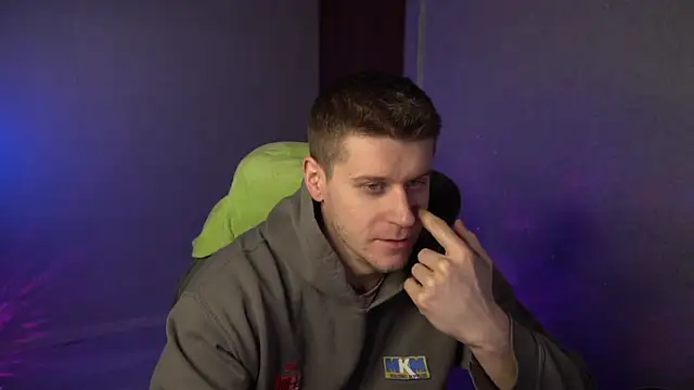 Bruno Banani online show from December 16, 2025, 8:02 pm