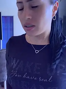 Sara luna  online show from January 18, 2025, 7:04 pm