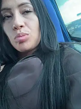 Sara luna  online show from November 8, 2025, 8:34 pm