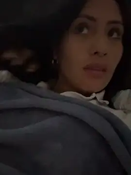 Sara luna  online show from November 21, 2025, 7:57 pm