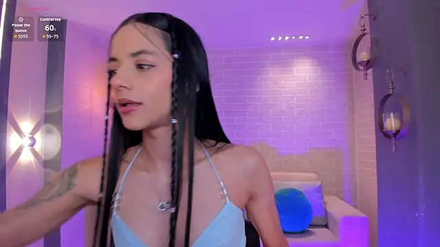 Snapshot of HannahJamesX chatting on December 17, 2025, 7:30 pm HannahJamesX online show from December 17, 2025, 7:30 pm