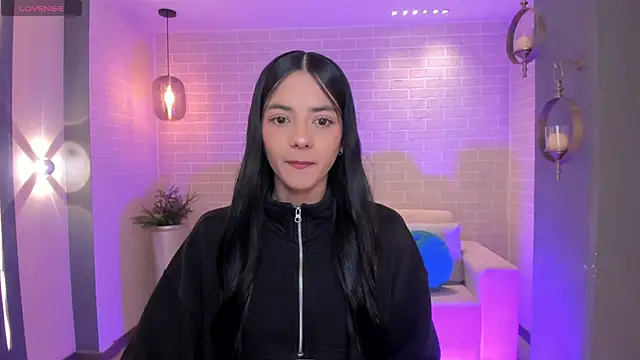 HannahJamesX online show from December 19, 2025, 7:05 pm