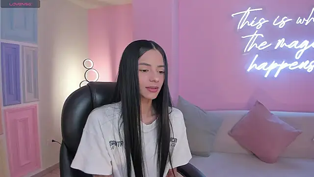 HannahJamesX online show from March 28, 2026, 7:15 pm
