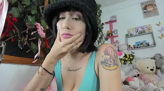 LunaDeCristall online show from February 27, 2025, 6:46 am