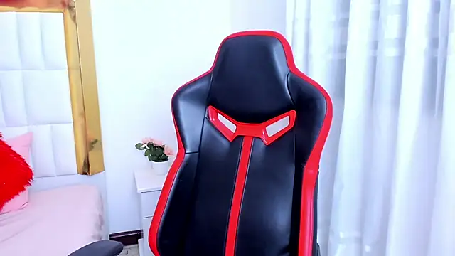 Snapshot of MadelineJackson chatting on October 31, 2025, 12:29 am MadelineJackson online show from October 31, 2025, 12:29 am