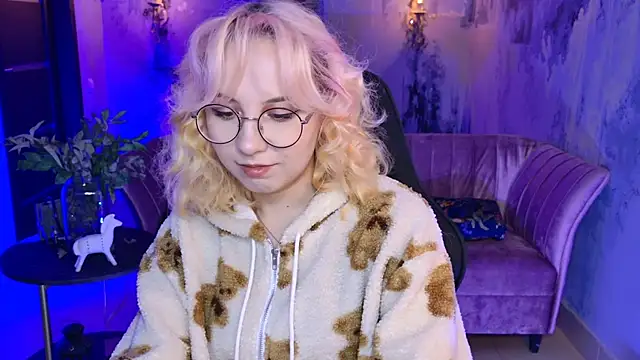 Snapshot of JasmineMilko chatting on February 18, 2025, 5:09 am JasmineMilko online show from February 18, 2025, 5:09 am