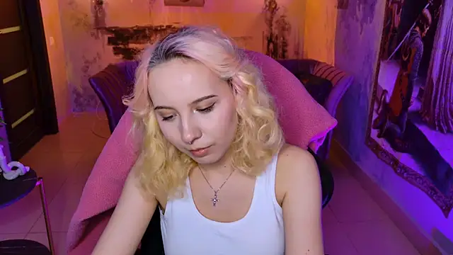 Snapshot of JasmineMilko chatting on March 13, 2025, 8:15 am JasmineMilko online show from March 13, 2025, 8:15 am