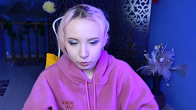 Snapshot of JasmineMilko chatting on March 11, 2025, 8:19 am JasmineMilko online show from March 11, 2025, 8:19 am