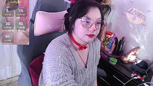 LiloMoon69 online show from October 1, 2025, 2:10 pm