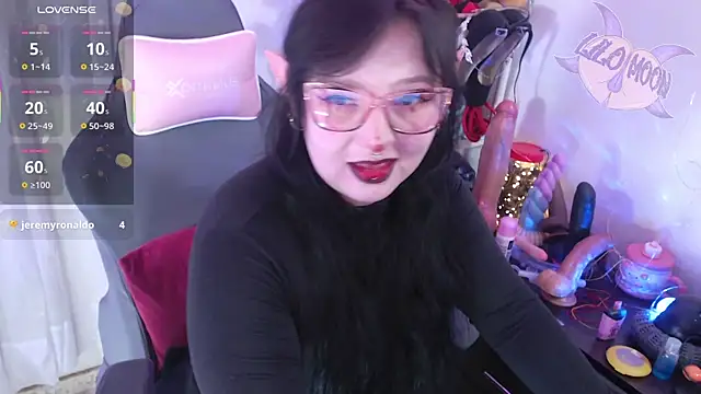 LiloMoon69 online show from October 5, 2025, 1:02 pm