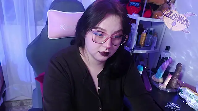 LiloMoon69 online show from March 21, 2025, 4:17 am