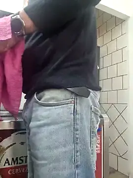 Snapshot of PublicNoFace chatting on February 19, 2025, 1:39 pm PublicNoFace online show from February 19, 2025, 1:39 pm