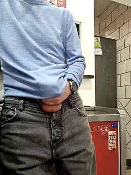 Snapshot of PublicNoFace chatting on March 13, 2025, 1:18 pm PublicNoFace online show from March 13, 2025, 1:18 pm