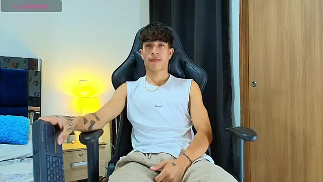 Snapshot of _CamiloBass chatting on May 9, 2026, 12:47 am CamiloBass online show from May 9, 2026, 12:47 am
