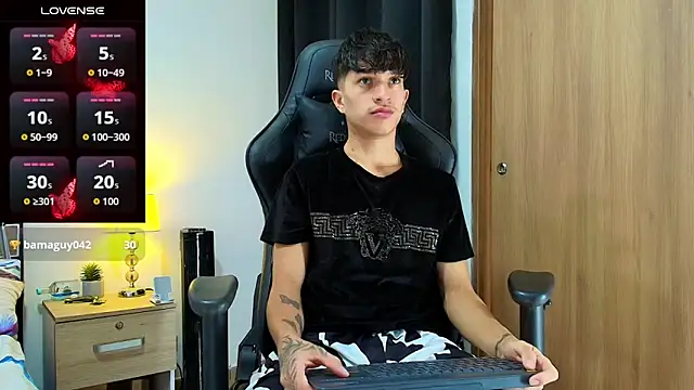Snapshot of _CamiloBass chatting on May 19, 2026, 1:56 am CamiloBass online show from May 19, 2026, 1:56 am