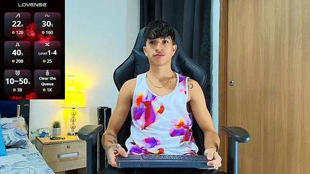Snapshot of _CamiloBass chatting on May 26, 2026, 1:04 am CamiloBass online show from May 26, 2026, 1:04 am