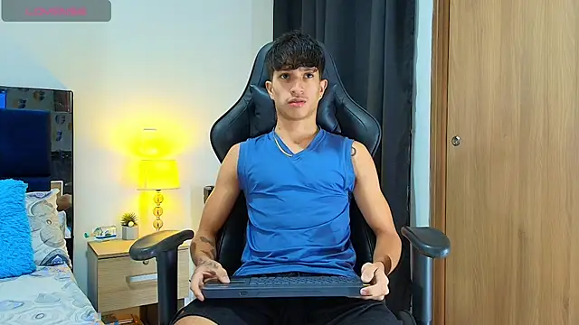 Snapshot of _CamiloBass chatting on May 3, 2026, 12:27 am CamiloBass online show from May 3, 2026, 12:27 am