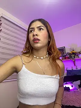 Snapshot of soy_sarah_ chatting on February 18, 2025, 4:14 pm soy sarah online show from February 18, 2025, 4:14 pm