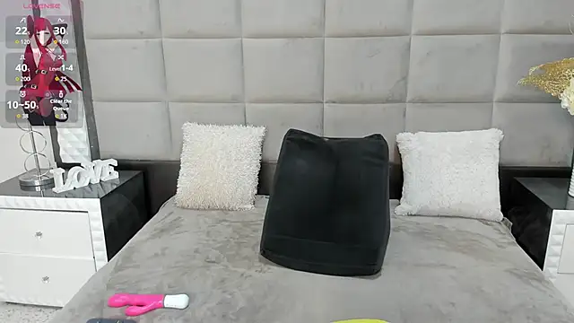 Snapshot of OliviaBurning chatting on November 25, 2025, 7:36 pm OliviaBurning online show from November 25, 2025, 7:36 pm