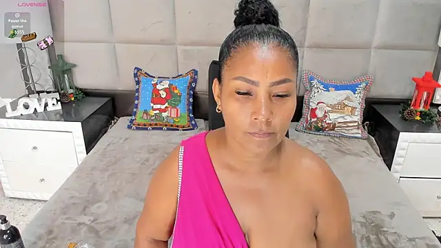 Snapshot of OliviaBurning chatting on December 3, 2025, 7:35 pm OliviaBurning online show from December 3, 2025, 7:35 pm