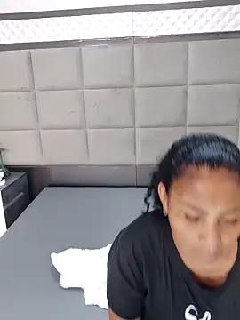 OliviaBurning online show from December 22, 2025, 7:36 pm