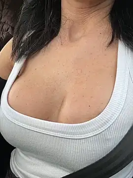 Snapshot of Penelopehot_83 chatting on March 12, 2026, 1:15 pm Penelopehot 83 online show from March 12, 2026, 1:15 pm