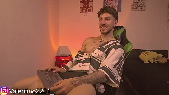 Snapshot of Valentino_Xander chatting on May 16, 2026, 2:10 am Valentino Xander online show from May 16, 2026, 2:10 am
