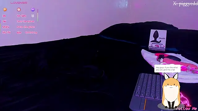 Piggy Eddy online show from May 15, 2026, 10:46 am