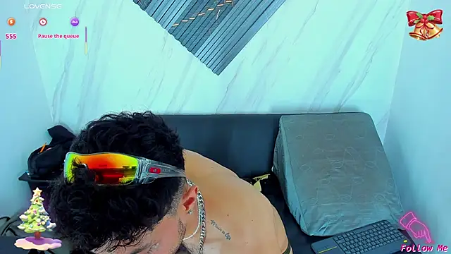 Piggy Eddy online show from December 16, 2025, 4:06 am