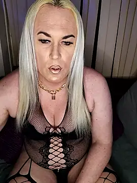 Connie Pepper online show from April 23, 2026, 12:17 am