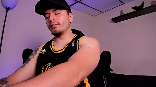 Snapshot of james_connor2 chatting on December 14, 2025, 3:17 pm james connor2 online show from December 14, 2025, 3:17 pm