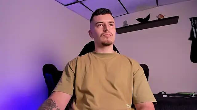 Snapshot of james_connor2 chatting on December 17, 2025, 7:30 pm james connor2 online show from December 17, 2025, 7:30 pm