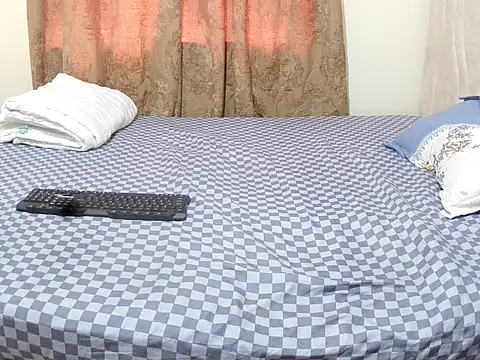 slender sweet online show from November 1, 2025, 8:08 am