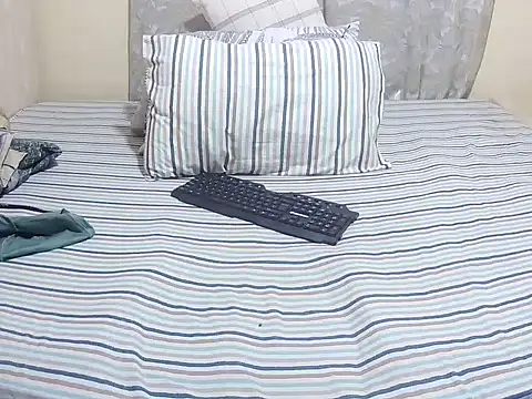 slender sweet online show from February 15, 2026, 10:25 am