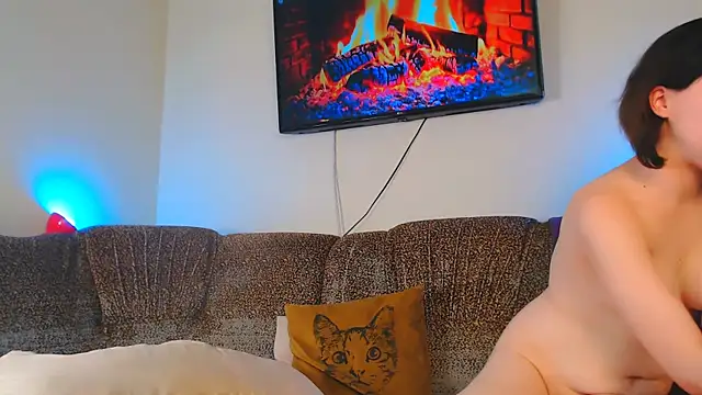 Snapshot of Caroline1995 chatting on March 10, 2025, 1:00 pm Caroline1995 online show from March 10, 2025, 1:00 pm