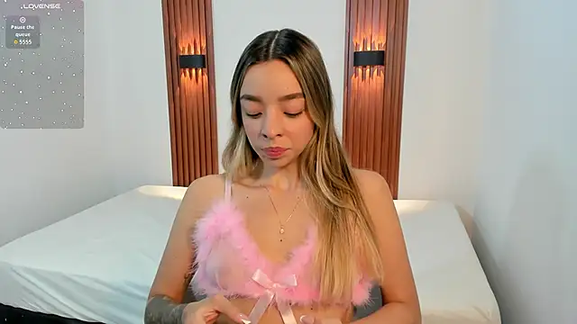 AliceRoss0 online show from December 20, 2025, 10:01 pm