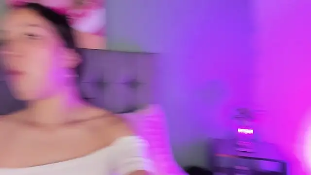 Cassie fletcher  online show from December 5, 2025, 2:59 pm