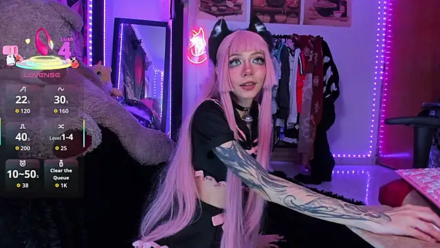 Alicedangerrr online show from May 15, 2026, 5:49 am