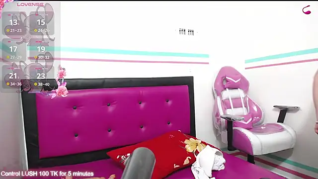 Snapshot of kambelroche chatting on October 30, 2025, 12:36 pm kambelroche online show from October 30, 2025, 12:36 pm