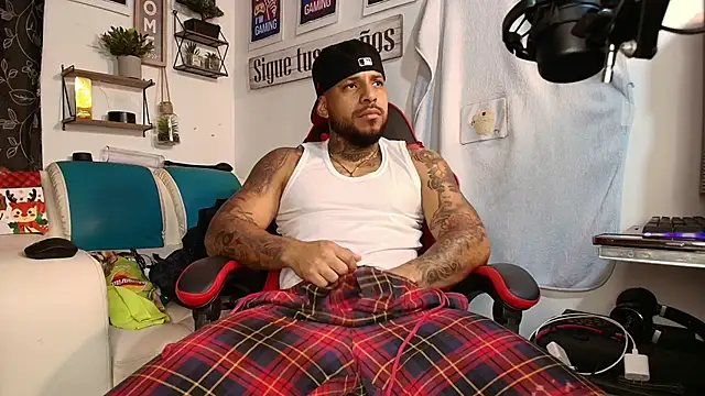 Leenar Key online show from November 15, 2025, 12:53 pm